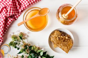 top view honey containers with honeycomb